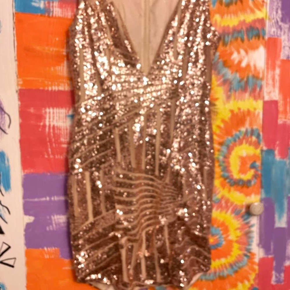 short sequins deep v dress